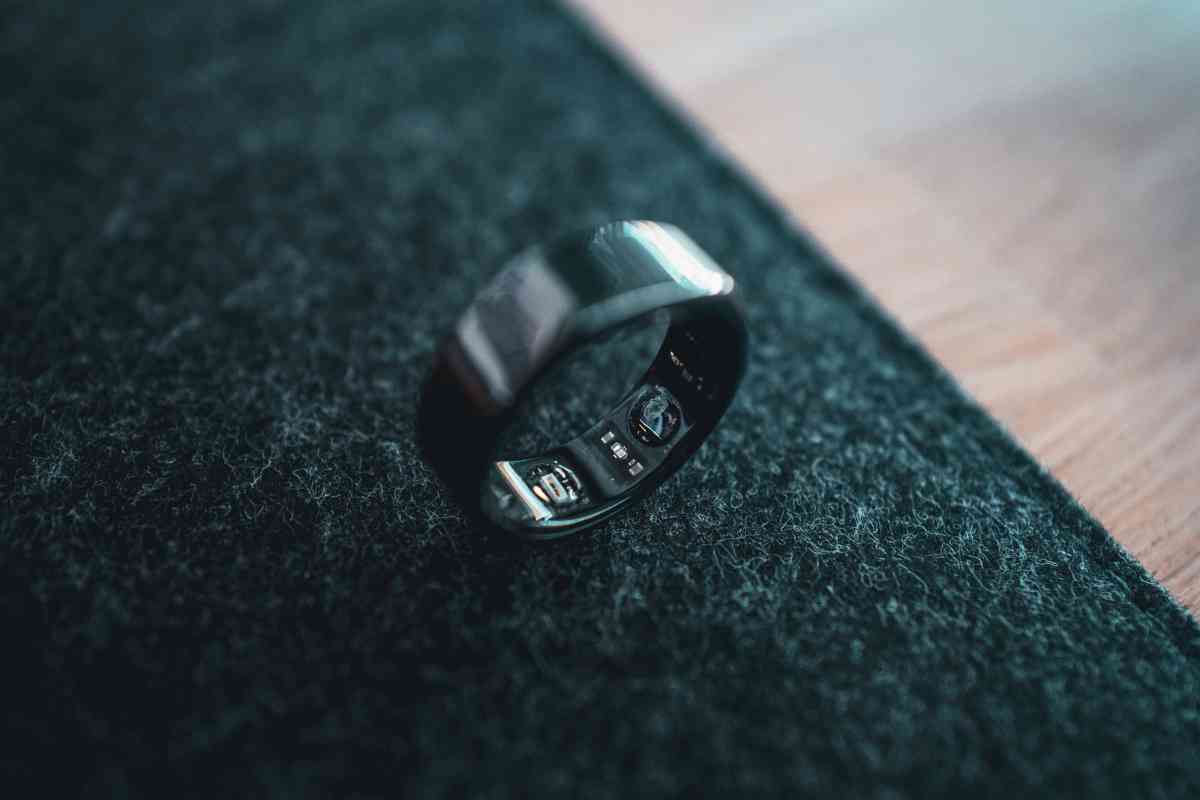 How Long Does Oura Ring Battery Last? Smart Watch Journal